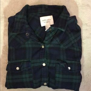 Black watch plaid flannel (green and black)
